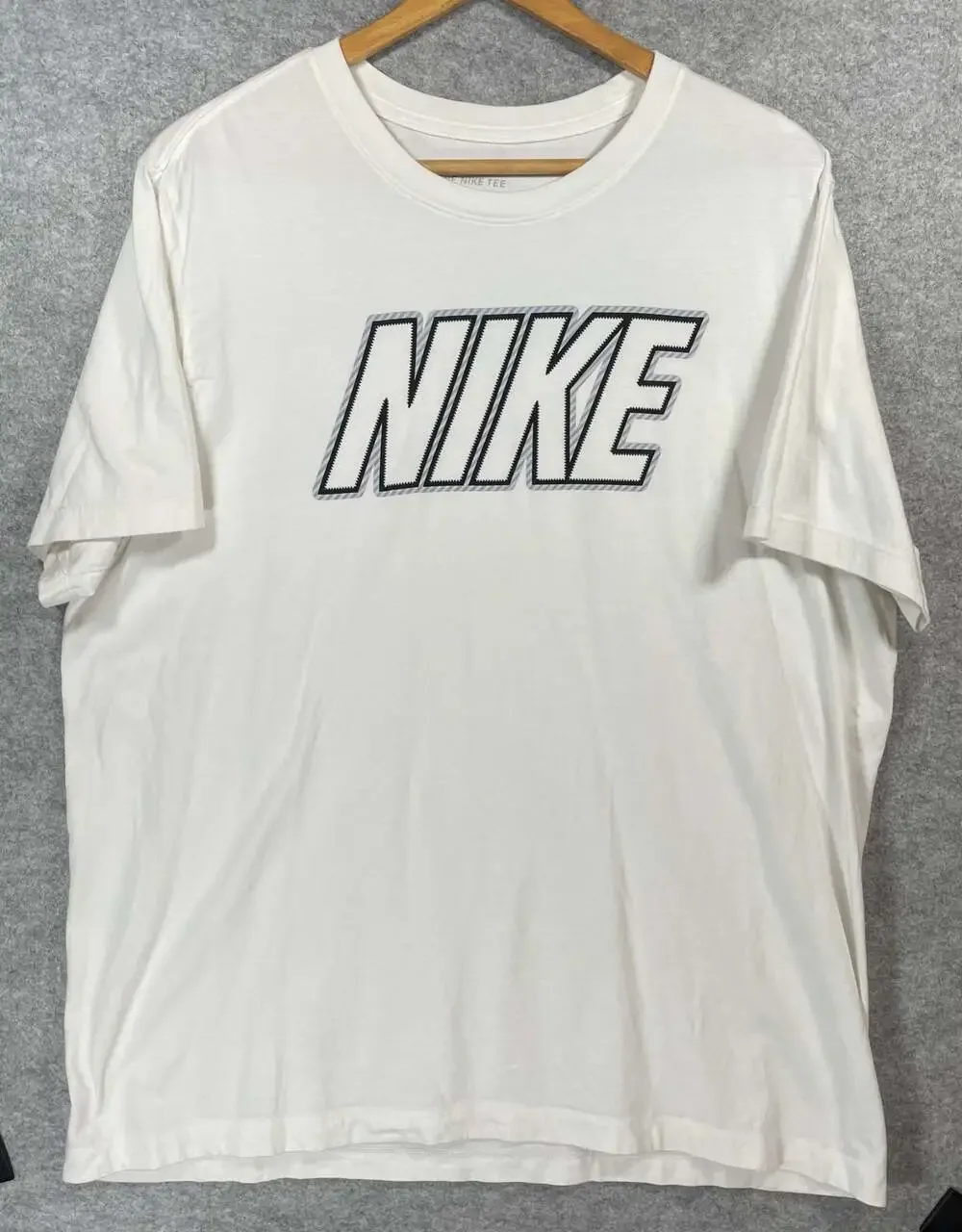 Nike Men's XL T-Shirt in White With Logo Graphic